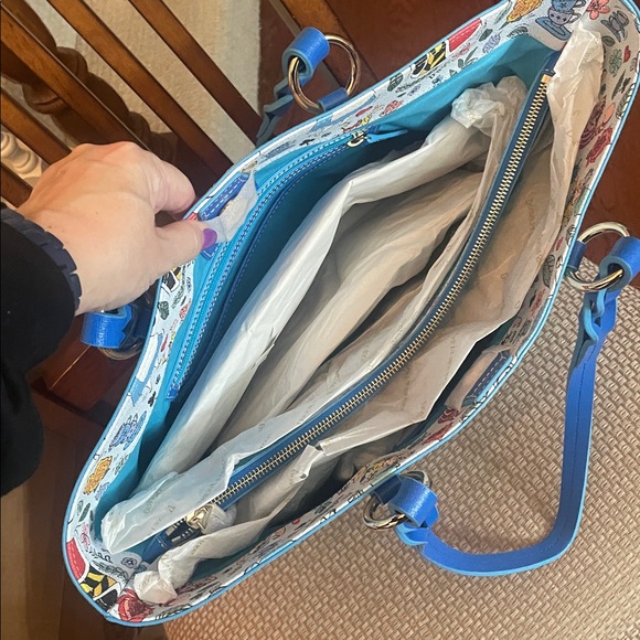 Disney Dooney and Bourke Alice in Wonderland tote - Picture 4 of 7